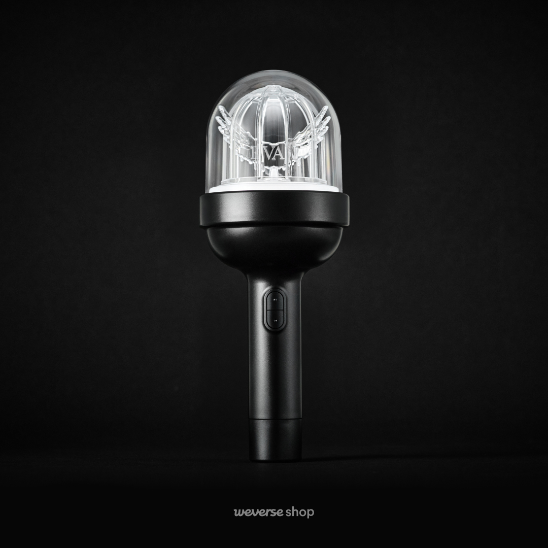 (PRE- ORDER) EVAN - [OFFICIAL LIGHT STICK]