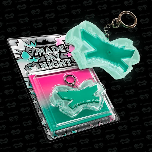 (PRE-ORDER) LE SSERAFIM - [MADE MY NIGHT] 2nd Single Album GLOW CLICKER KEYCHAIN Version